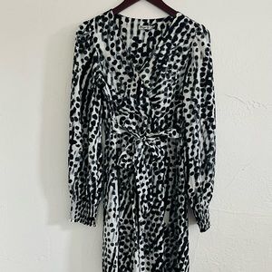 Long elegant dress/ V Neck/ size 8/ animal print